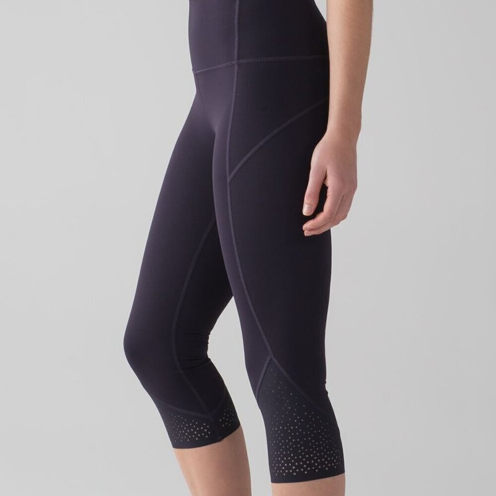 🍇 Lululemon Anew Crop (21") - Black Grape - Size 6 - Excellent Condition 💜 - Picture 8 of 16
